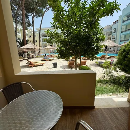 Klama Luxury Apartment Golem  Extérieur photo